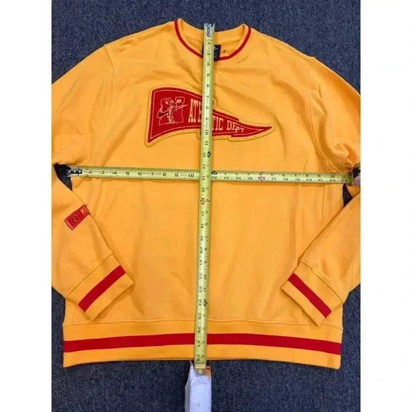 Nike Men Yellow Class of 72 Crewneck Pennant Banner Activewear Sweatshir… - Picture 9 of 11